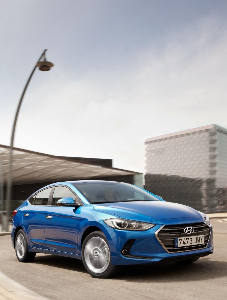  Hyundai Elantra 2016 года  (фото 1 из 30)
